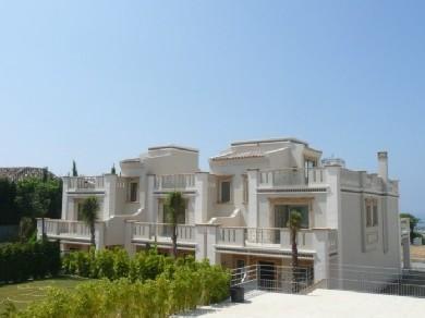 Chalet con 4 dormitorios se vende en Marbella, Costa del Sol