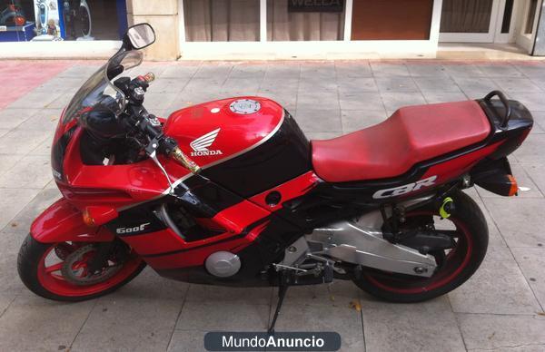 SE VENDE HONDA CBR 600