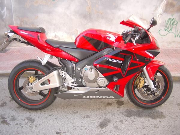 VENDO HONDA CBR 600 RR