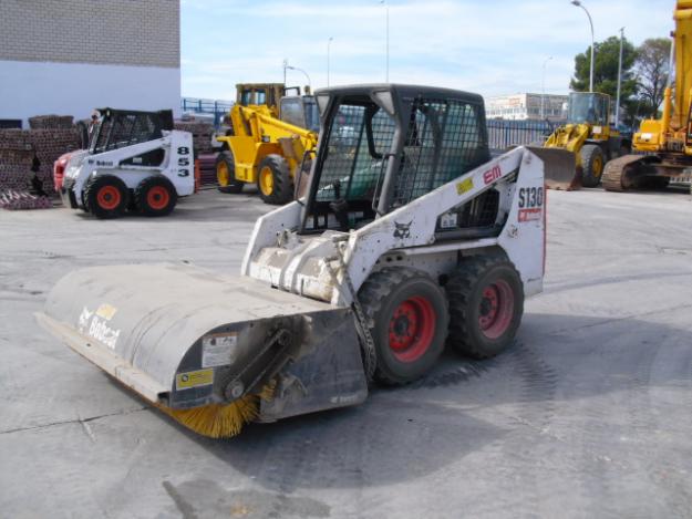 BOBCAT  S 130  MINICARGADORA