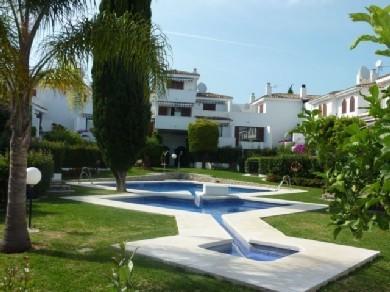 Apartamento con 3 dormitorios se vende en Estepona, Costa del Sol