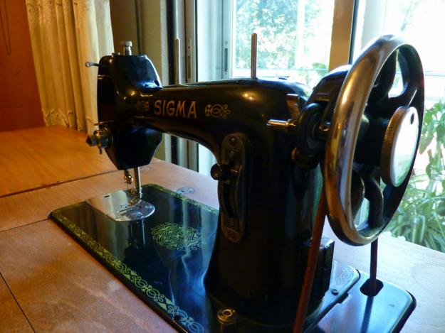 Maquina de coser SIGMA - Años 30 - Con Mueble - Perfecto Estado