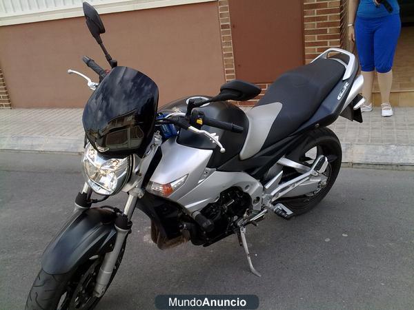 OPORTUNIDAD SUZUKI GSR 600 IMPECABLE