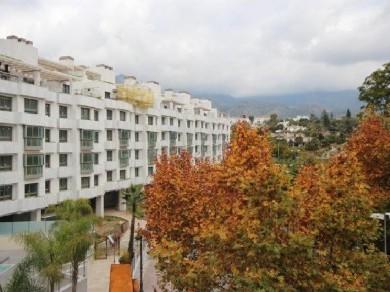 Apartamento con 3 dormitorios se vende en Marbella, Costa del Sol