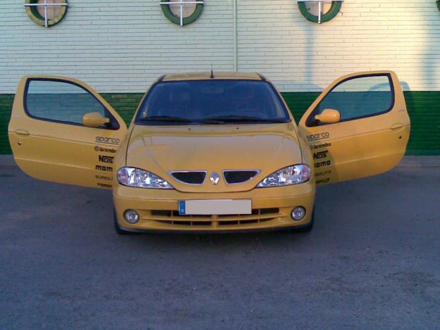 VENDO RENAULT MEGANE SPORT COUPE DYNAMIQUE 2.0IDE, 140CV COLOR AMARILLO