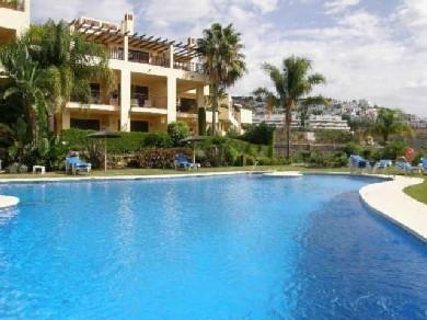 Apartamento con 3 dormitorios se vende en Marbella, Costa del Sol