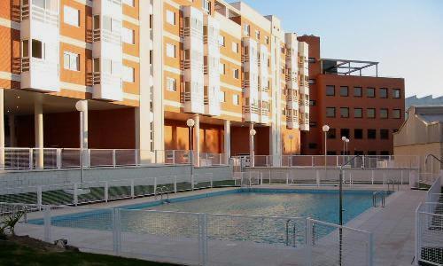 Apartamento amueblado parking,piscina, padel