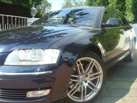 Audi A8 4.2 TDI quattro NP lt. Audi 133.000 ¤ inkl.