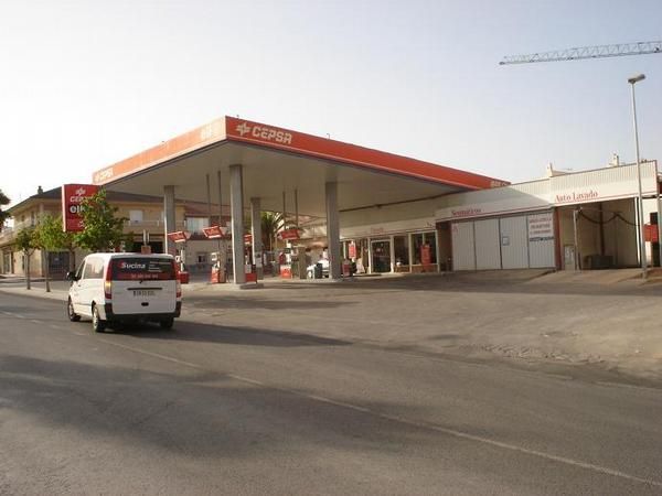 GASOLINERA EN AREA DE SERVICIO