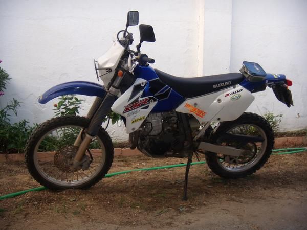 VENDO MOTO ZUSUKI DR400 ENDURO