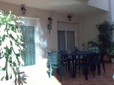 Apartamento con 3 dormitorios se vende en Estepona, Costa del Sol