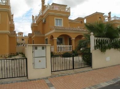 Chalet con 3 dormitorios se vende en Algorfa, Vega Baja Torrevieja