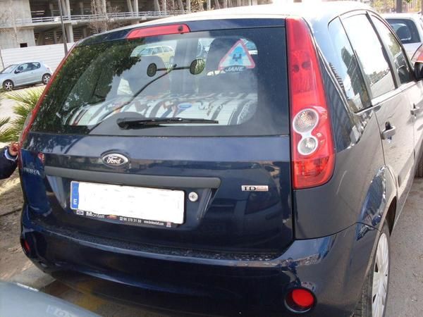 se vende ford fiesta