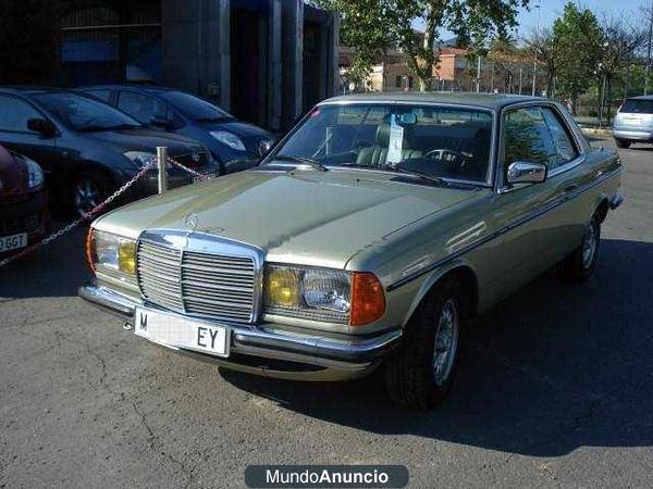 Mercedes-Benz 230 CE    COUPE  UNICO EN EL MERC