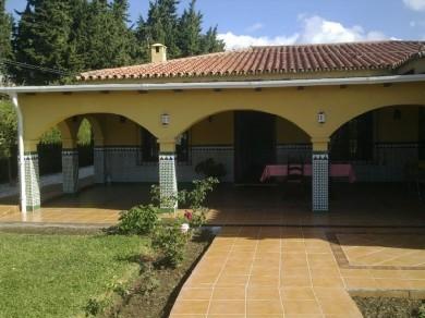 Chalet con 5 dormitorios se vende en Estepona, Costa del Sol