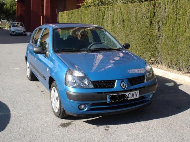 RENAULT CLIO 1.2 16V EXPRESSION 75 CV 10/2003 5.100 EUROS.