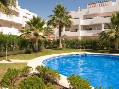 Apartamento con 2 dormitorios se vende en Estepona, Costa del Sol