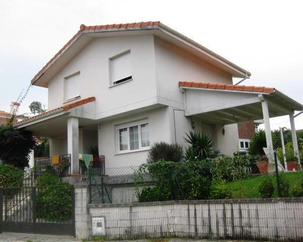 Chalet en Argoños