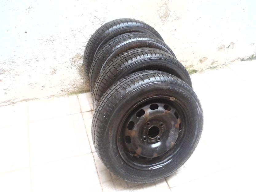 se venden 4 neumaticos con llanta 175/65 r14