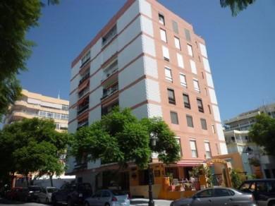 Apartamento con 3 dormitorios se vende en Marbella, Costa del Sol