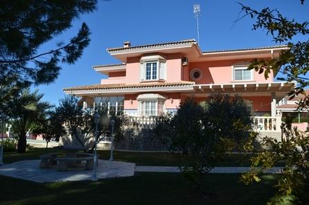 Chalet en Riba-roja de Túria