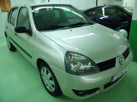 RENAULT CLIO 1.5DCI CAMPUS  5P 65 CV - Madrid