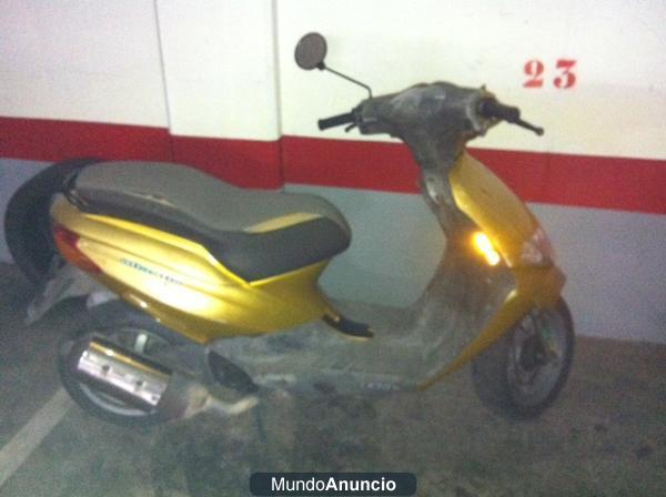 se vende derbi atlantis 50cc