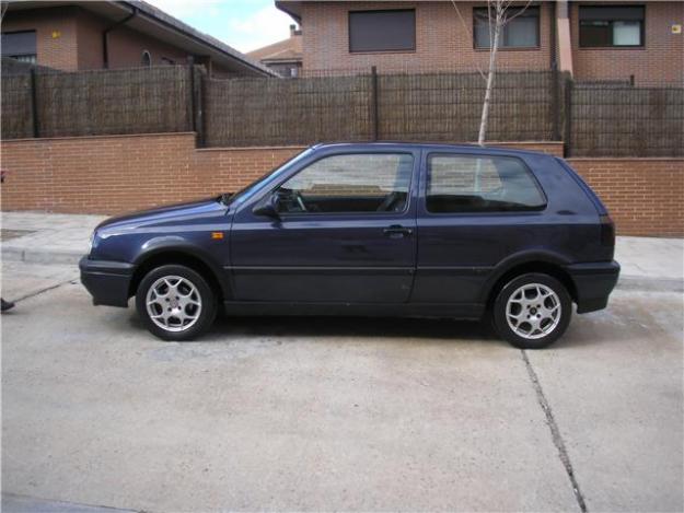 se vende volkswagen golf 3* - 1.8