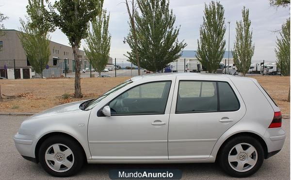 Volkswagen Golf 1.6 105 cv Highline