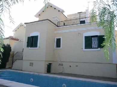 Chalet con 3 dormitorios se vende en Villamartin, Costa Blanca