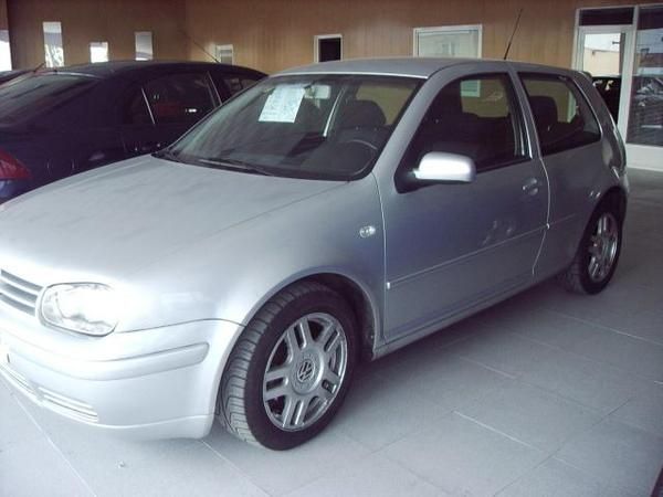 SE VENDE V.W. GOLF 1.9 TDI 110CV