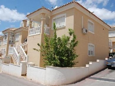 Chalet con 4 dormitorios se vende en Villamartin, Costa Blanca