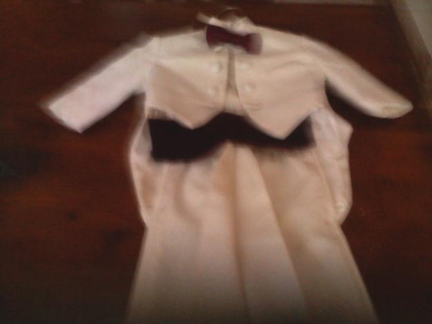 vendo traje de 6 a 8 meses