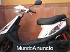 Se vende Yamha Jogr blanca, año 2000