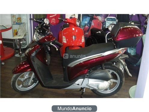 HONDA SCOOPY SH125i Disco