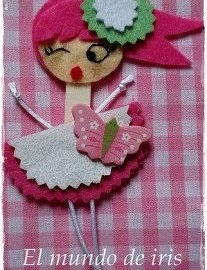 broches de muñecas de fieltro 2€