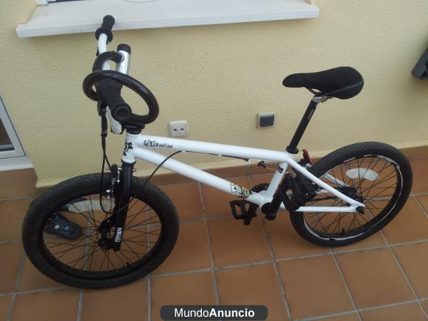 Bicicleta BMX Stolen Casino