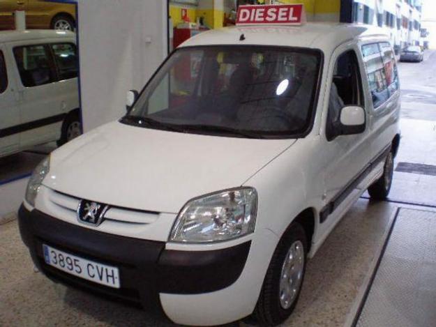 Venta de coche Peugeot PARTNER 1.9D COMBI '04 en Fuenlabrada