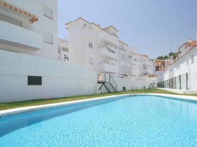 Apartamento con 3 dormitorios se vende en Benahavis, Costa del Sol