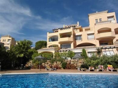 Apartamento con 2 dormitorios se vende en Marbella, Costa del Sol