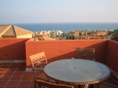 Apartamento con 4 dormitorios se vende en Estepona, Costa del Sol