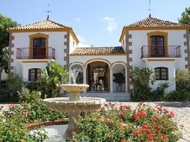 Chalet con 7 dormitorios se vende en Marbella, Costa del Sol