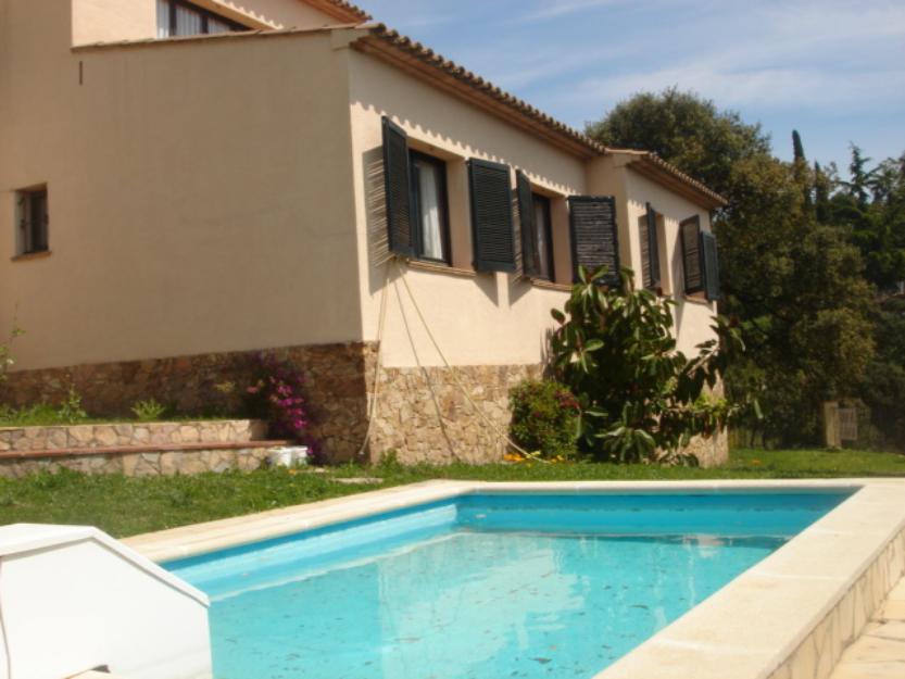 chalet independiente en la costa brava ¡oportunidad!