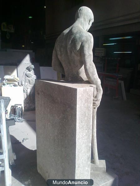 vendo estatua de caballero en marmol de 2 metros de tamaño