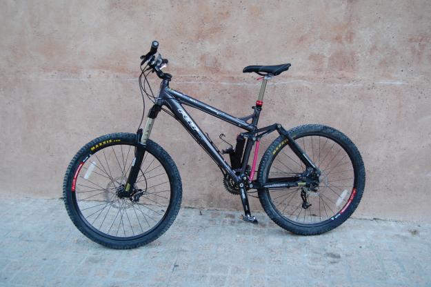 Vendo bicileta montaña Enduro Felt comvulssión 2