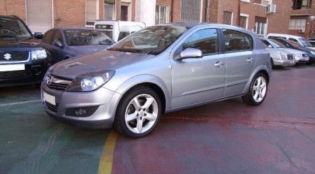 OPEL ASTRA 1.9 CDTI SPORT - Madrid