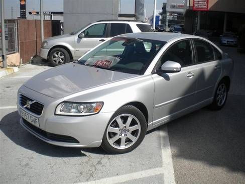 Volvo S40 1.6 DRIVE MOMENTUM