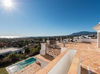 Chalet con 7 dormitorios se vende en Estepona, Costa del Sol