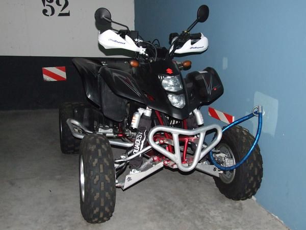 se vende suzuki ltz.400 negro