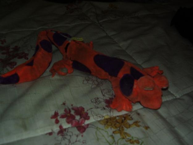 compro un lagarto de peluche naranja y lila